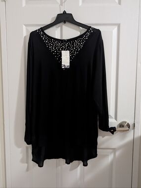 NWT Cable & Gauge Black Studded V-Neck Tunic Plus Size 1X Ruched Sleeve Viscose